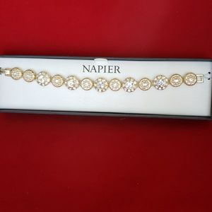 Diamond pearl accents bracelet